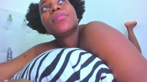 Snapshot of chocoo_dessert chatting on 01.11.25 online show from 01.11.25