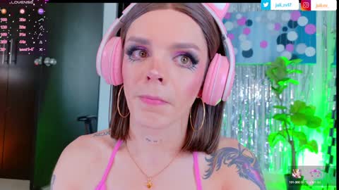 Snapshot of chris_parker01 chatting on 01.21.25 juli Instagram july rv17 - Twitter juli rv17 online show from 01.21.25