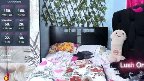 Snapshot of chris_shemale chatting on 11.18.25 chris online show from 11.18.25