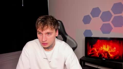 Chris Tyson online show from 10.04.25