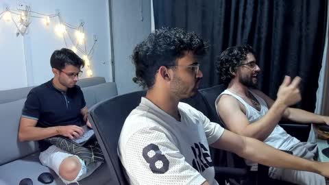 Im Chirs IM MODEL INDEPENDT online show from 01.29.25