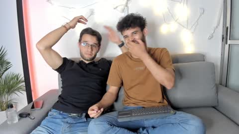 Im Chirs IM MODEL INDEPENDT online show from 02.06.25