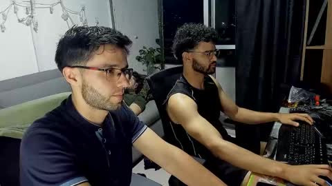 Im Chirs IM MODEL INDEPENDT online show from 02.12.25