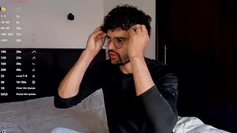 Im Chirs IM MODEL INDEPENDT online show from 02.14.25