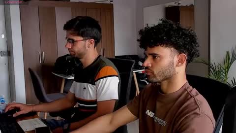 Im Chirs IM MODEL INDEPENDT online show from 02.24.25