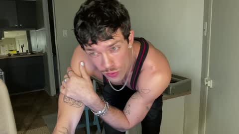 Content creator  artist online show from 01.03.25