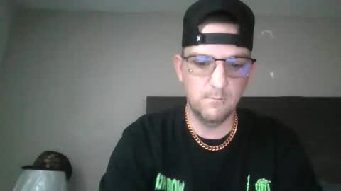 Snapshot of chrisgsonone chatting on 12.04.25 chrisgsonone online show from 12.04.25