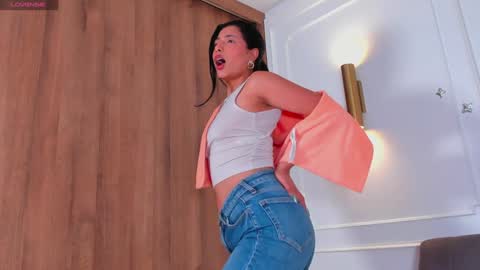 Snapshot of chrishell_ chatting on 12.15.24 Chrishell online show from 12.15.24