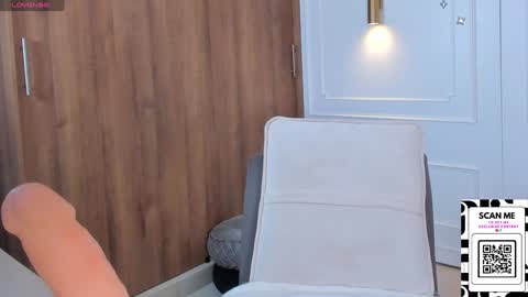 Snapshot of chrishell_ chatting on 01.30.25 Chrishell online show from 01.30.25