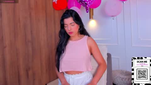 Snapshot of chrishell_ chatting on 02.16.25 Chrishell online show from 02.16.25