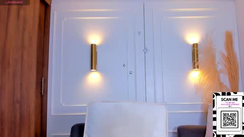 Snapshot of chrishell_ chatting on 02.24.25 Chrishell online show from 02.24.25