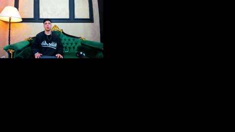 Snapshot of chrismckay_ chatting on 10.10.25 Chris online show from 10.10.25