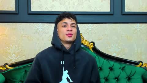 Snapshot of chrismckay_ chatting on 10.13.25 Chris online show from 10.13.25