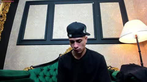 Snapshot of chrismckay_ chatting on 10.28.25 Chris online show from 10.28.25