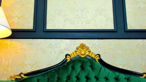 Snapshot of chrismckay_ chatting on 10.29.25 Chris online show from 10.29.25