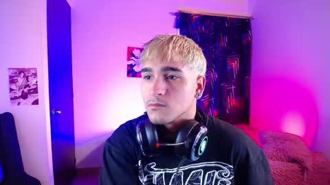 Snapshot of chriss_wg_ chatting on 03.02.26 Christian Wang online show from 03.02.26