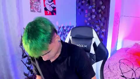 Christian Wang online show from 04.16.26