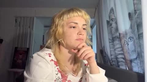 Snapshot of christiechorney chatting on 06.17.26 christiechorney online show from 06.17.26