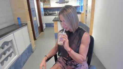 Christiekroes online show from 02.18.25