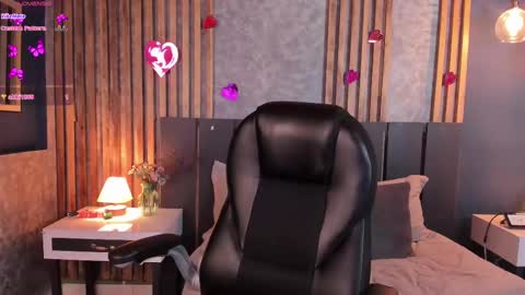 Hi Im Christina. . Dont forget to follow me to have me close to you   online show from 02.23.25