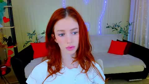 Snapshot of christinaconteeree chatting on 07.07.26 christinaconteeree online show from 07.07.26