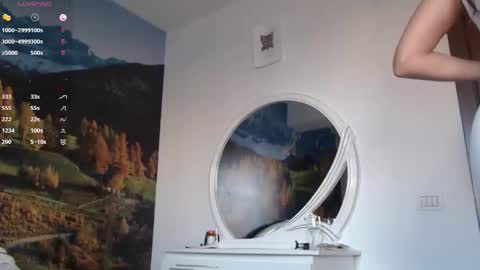 Snapshot of christinafit chatting on 09.20.25 chris online show from 09.20.25