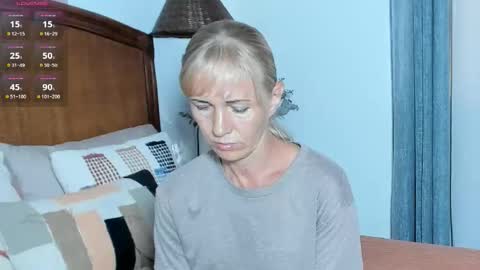 Snapshot of christine_35 chatting on 10.29.25 Christine - online show from 10.29.25