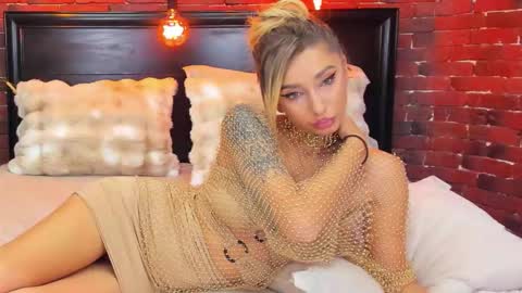 christyna_ross online show from 12.13.25