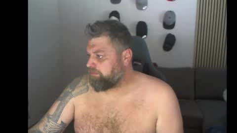 Snapshot of chrizz80 chatting on 11.15.25 Chrizz online show from 11.15.25