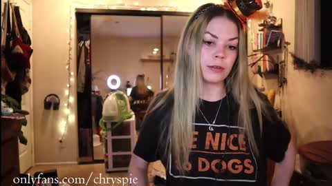 Snapshot of chrysanthulu chatting on 10.02.25 Chrys online show from 10.02.25