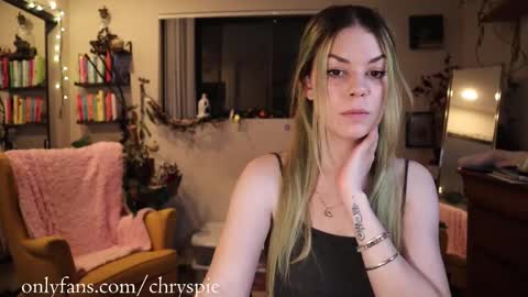 Snapshot of chrysanthulu chatting on 10.15.25 Chrys online show from 10.15.25