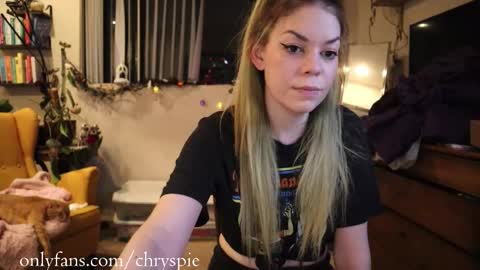 Snapshot of chrysanthulu chatting on 10.18.25 Chrys online show from 10.18.25