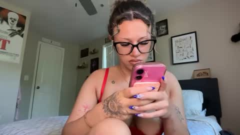 Snapshot of cici1900 chatting on 07.13.26 cici1900 online show from 07.13.26