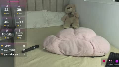 Snapshot of cielo_18d chatting on 02.28.26 Mia online show from 02.28.26