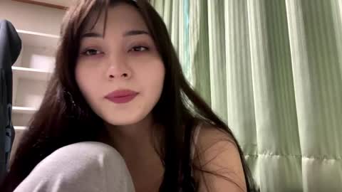 Snapshot of cindieknous chatting on 04.15.26 Lin online show from 04.15.26