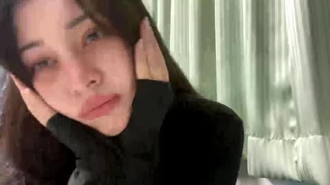 Snapshot of cindieknous chatting on 05.16.26 Lin online show from 05.16.26