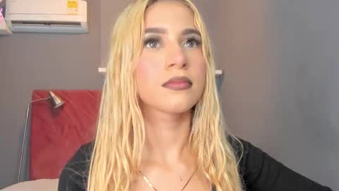 Cintia online show from 10.15.25