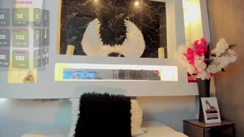 Cinthya  online show from 10.23.25