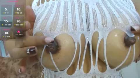 Snapshot of cintia_hills chatting on 11.12.25 Cintia Hills online show from 11.12.25