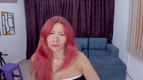 Snapshot of cintiagreyx chatting on 01.15.25 CINTIA online show from 01.15.25