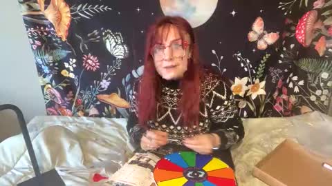 Snapshot of ciricesinsss chatting on 12.14.24 Circe online show from 12.14.24