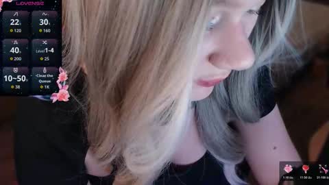 Snapshot of cirilla_akerman chatting on 02.11.26 Ciri online show from 02.11.26