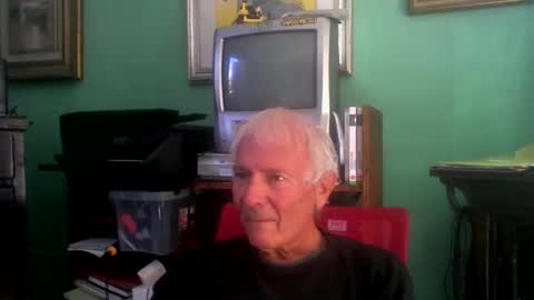 Snapshot of ciuk chatting on 11.13.25 ciuk online show from 11.13.25