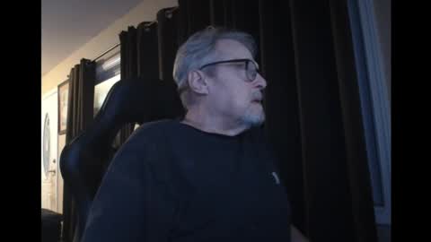 Snapshot of cjscout chatting on 12.22.24 cjscout online show from 12.22.24