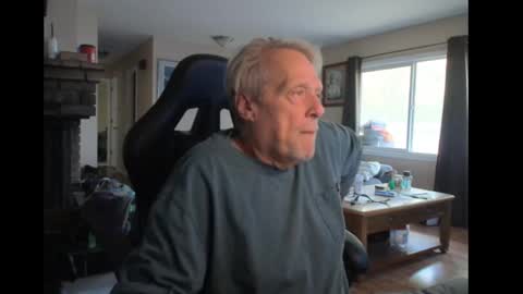 Snapshot of cjscout chatting on 10.01.25 cjscout online show from 10.01.25