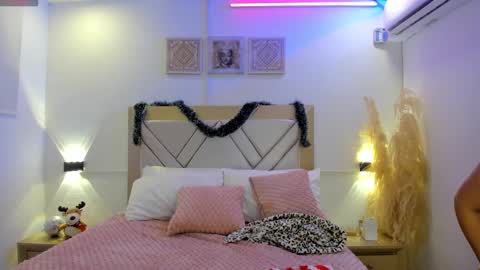 Claire 3 online show from 12.25.24