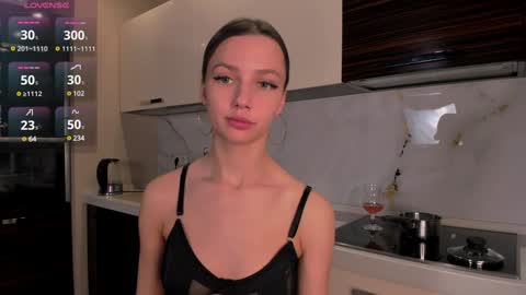 Claire online show from 01.12.25