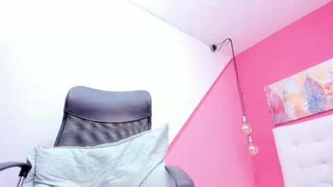 Snapshot of claire_aristizabal chatting on 12.24.24 claire aristizabal online show from 12.24.24