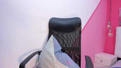 Snapshot of claire_aristizabal chatting on 02.08.25 claire aristizabal online show from 02.08.25