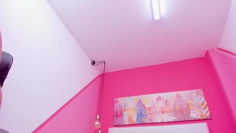 Snapshot of claire_aristizabal chatting on 02.11.25 claire aristizabal online show from 02.11.25